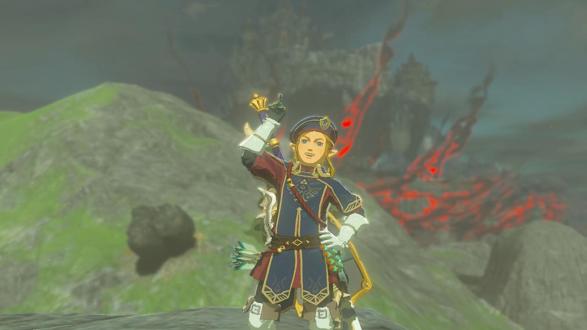 Link wearing Royal Guard Armor outfit in The Legend of Zelda: Tears of the Kingdom.