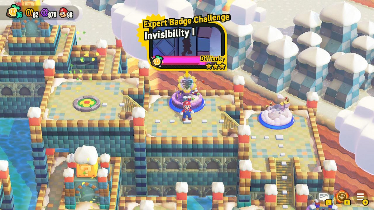 Mario standing by Invisibility 1 level entry in Sunbaked Desert