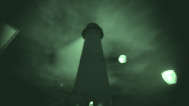 Phasmophobia: a night vision view of the Point Hope lighthouse.