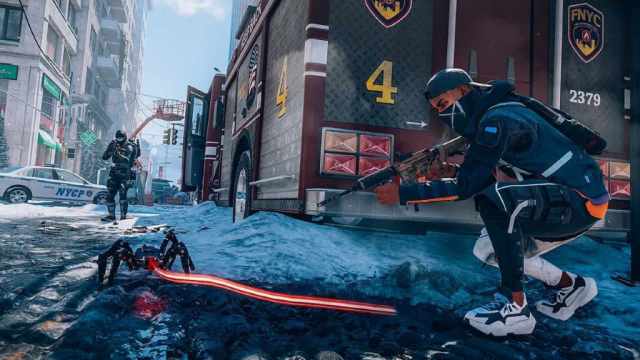 An XDefiant player looking at a spider-bot