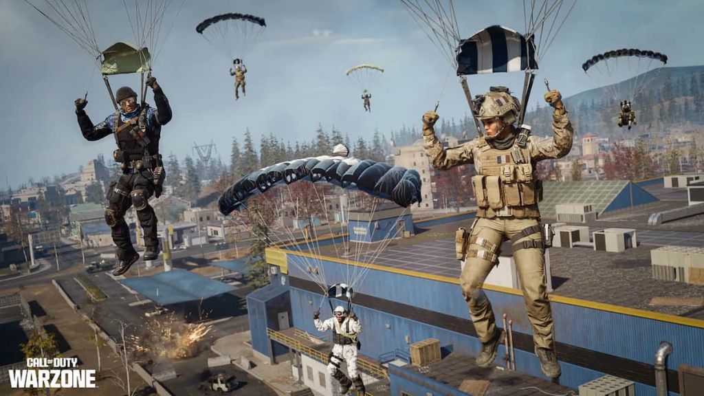 Warzone operators parachuting in to Verdansk
