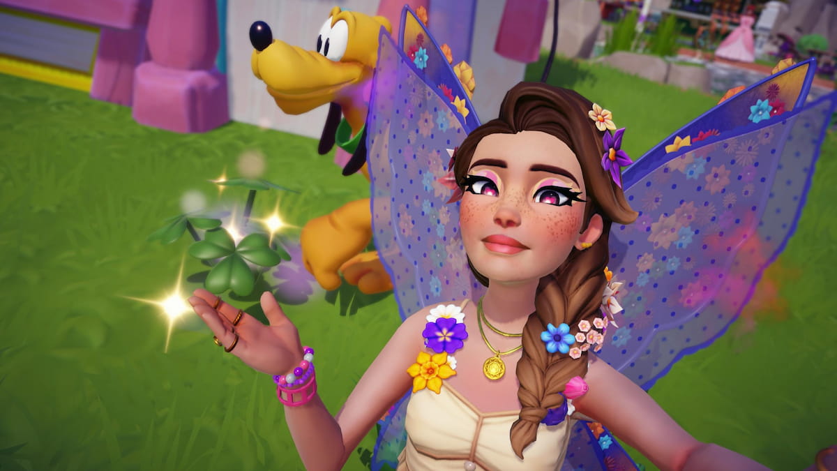 Taking picture with three-leaf clover on ground by pluto in disney dreamlight valley