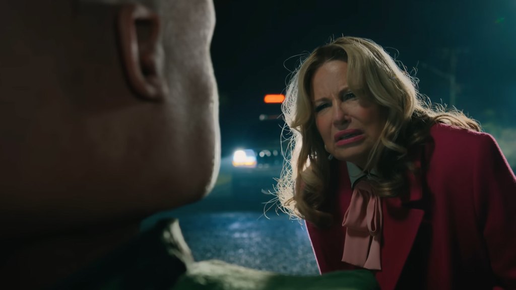 Marlene talking to a villager in A Minecraft Movie. 