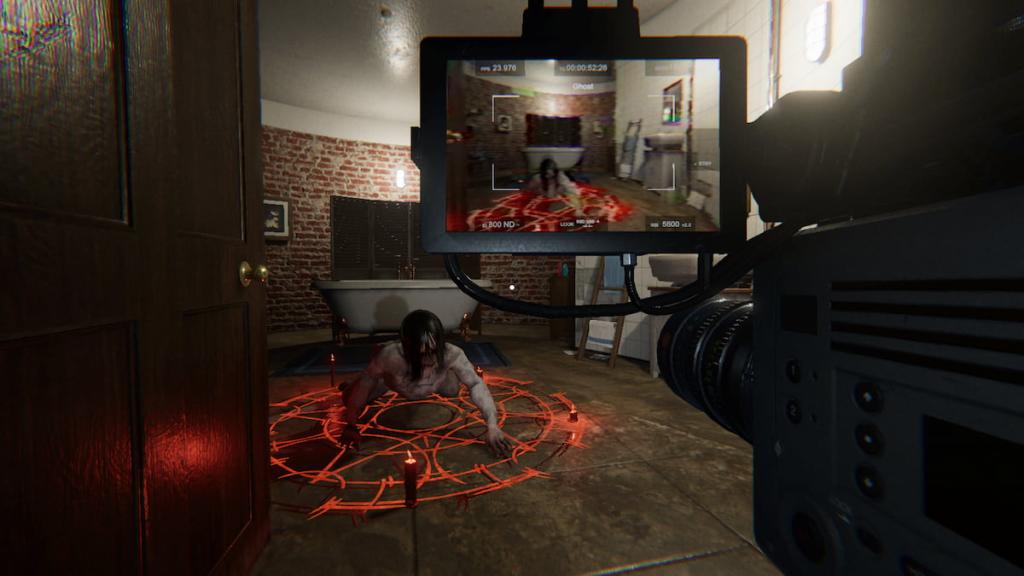 Ghost crawling on ground in red circle in Phasmophobia