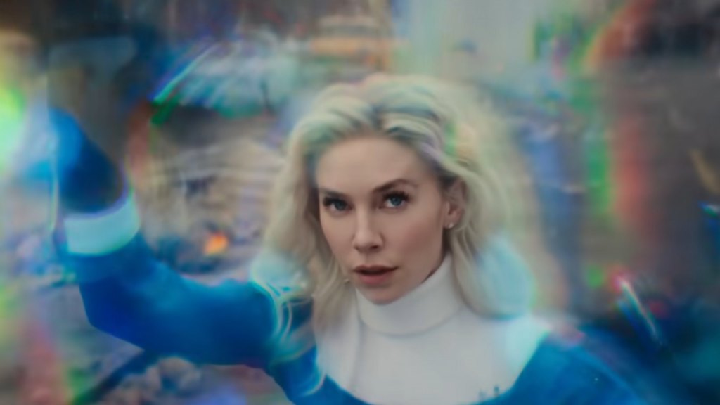 Sue using her powers surrounded by rainbow light in fantastic four