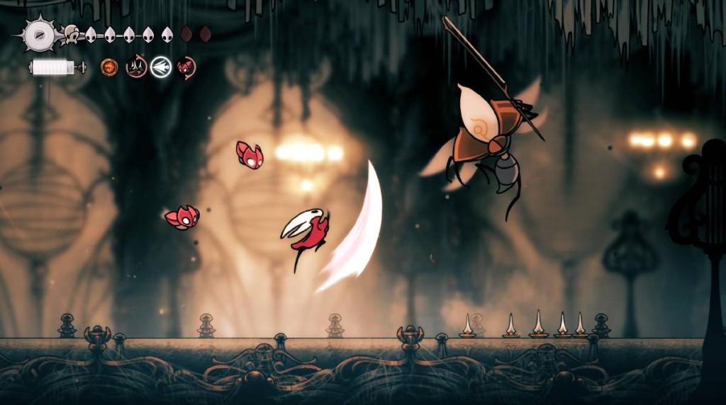 Hornet strikes upwards at flying enemies