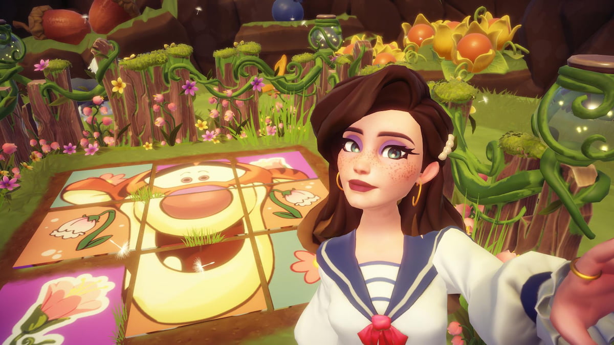 Taking a picture with a puzzle of tigger's face in disney dreamlight valley