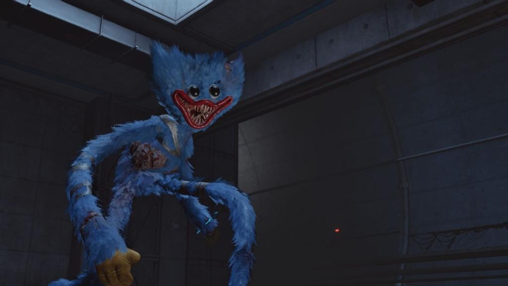 A side profile shot of Huggy Wuggy starting to stand from crouched