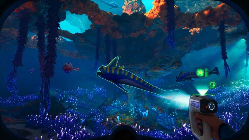 Subnautica 2 flashlight gameplay